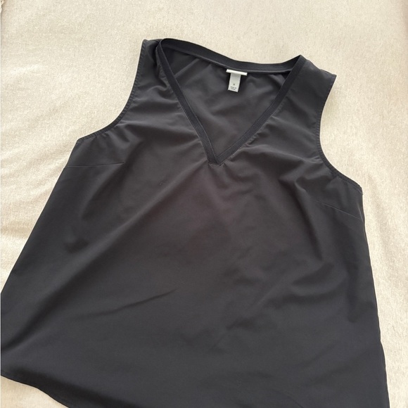 A New Day Black Tank Top with V-Neckline - Picture 1 of 4